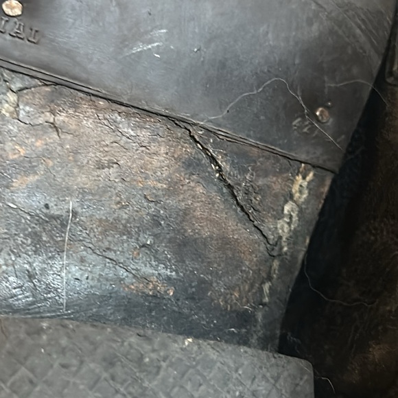 Boots - Picture 13 of 16